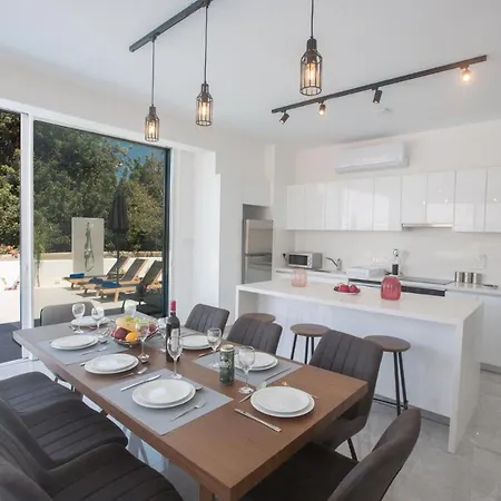 The Complete Guide To Renting Your Exclusive Holiday In With Private Pool And Close To The Beach 1548 Protaras