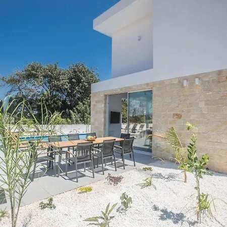 The Complete Guide To Renting Your Exclusive Holiday In With Private Pool And Close To The Beach 1548 Willa *